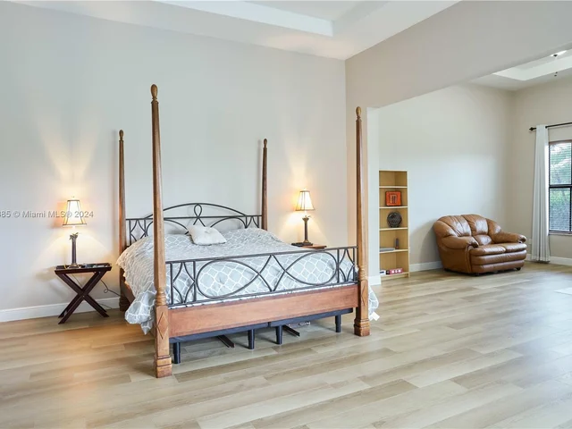 4431 Estates Rd, Davie FL 33328