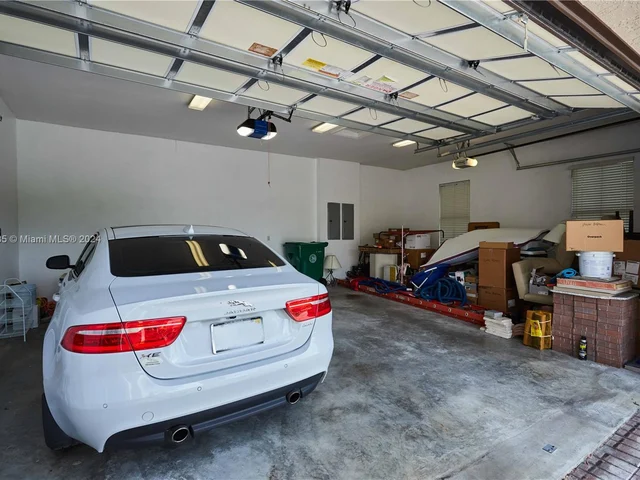 4431 Estates Rd, Davie FL 33328