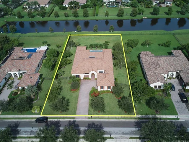4431 Estates Rd, Davie FL 33328