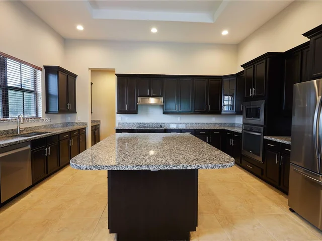 4431 Estates Rd, Davie FL 33328