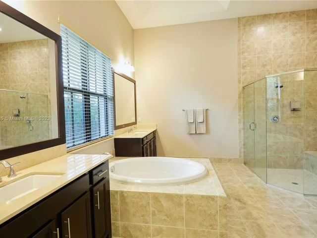 4431 Estates Rd, Davie FL 33328