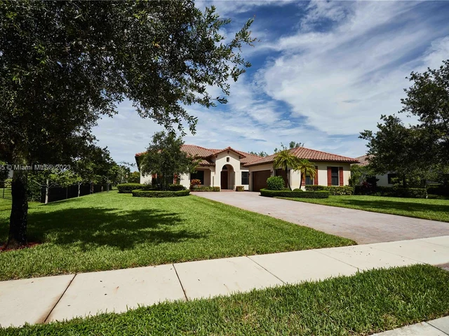 4431 Estates Rd, Davie FL 33328