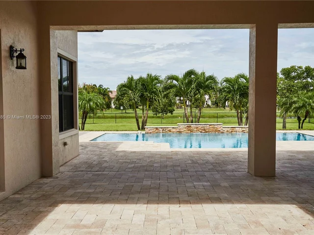 4431 Estates Rd, Davie FL 33328