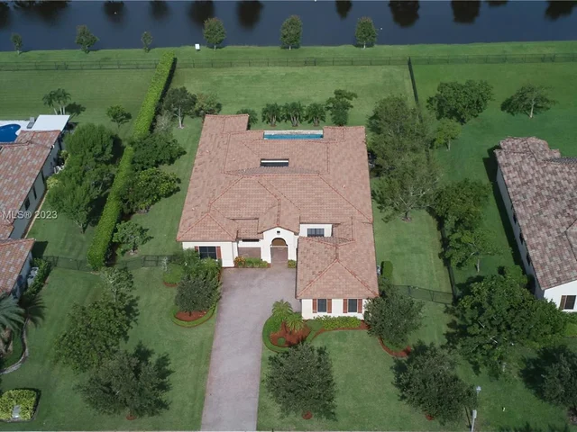 4431 Estates Rd, Davie FL 33328