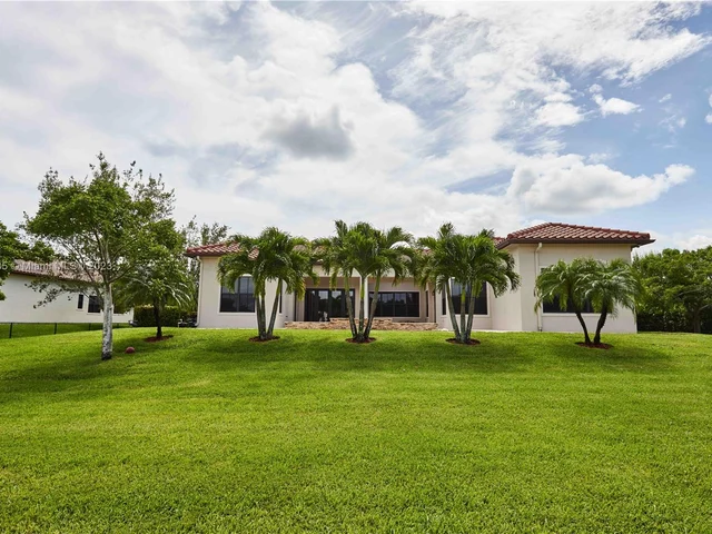 4431 Estates Rd, Davie FL 33328