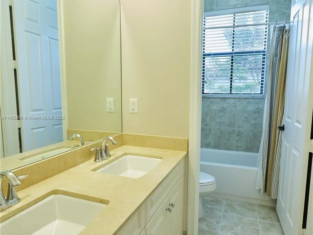 4431 Estates Rd, Davie FL 33328