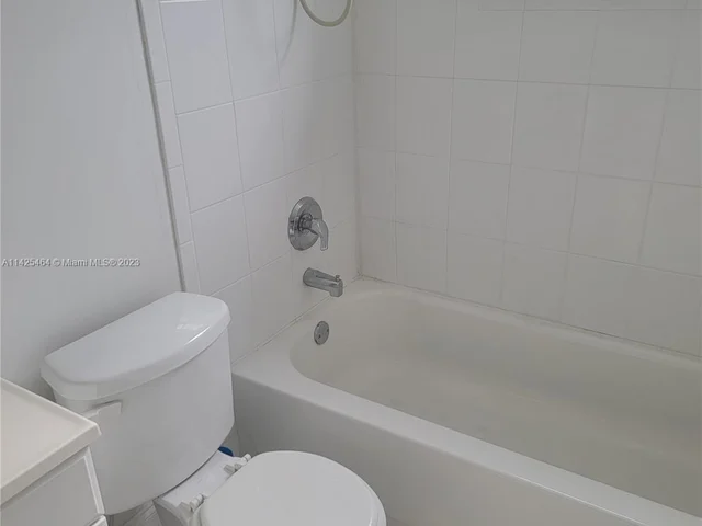 2920 SW 28th Ter # 304, Miami FL 33133