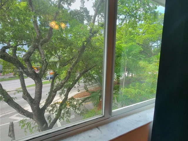 2920 SW 28th Ter # 304, Miami FL 33133