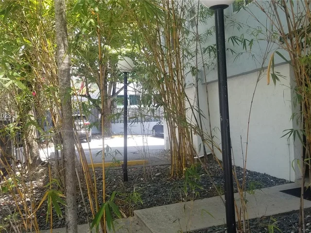 2920 SW 28th Ter # 304, Miami FL 33133