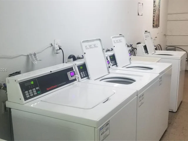 2920 SW 28th Ter # 304, Miami FL 33133