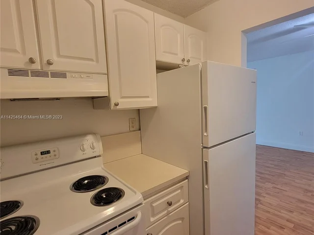 2920 SW 28th Ter # 304, Miami FL 33133