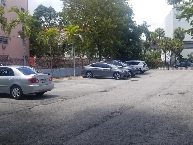 2920 SW 28th Ter # 304, Miami FL 33133