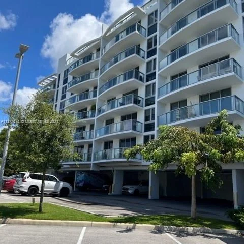 13800 Highland Dr # 303, North Miami Beach FL 33181