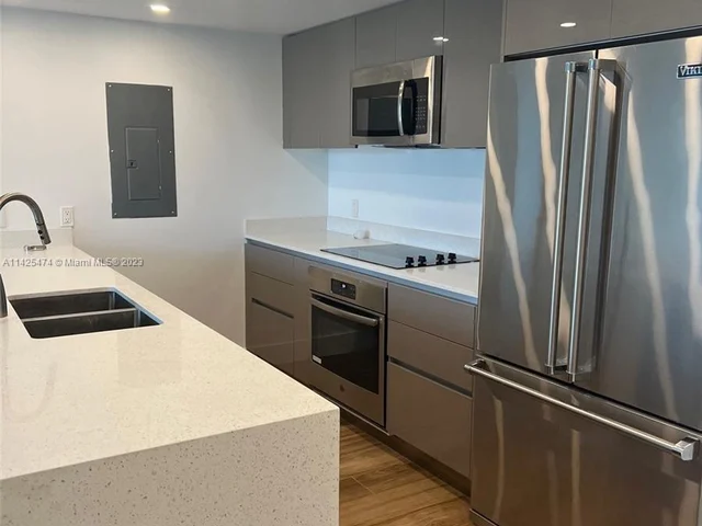 13800 Highland Dr # 303, North Miami Beach FL 33181