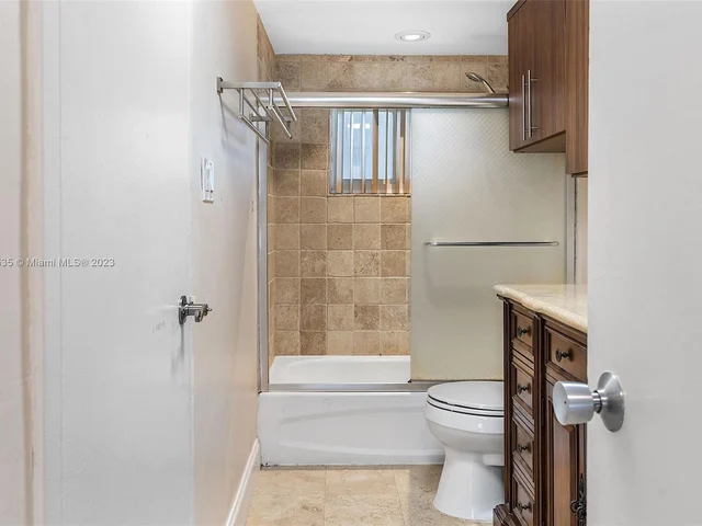 5401 Collins Ave # 340, Miami Beach FL 33140