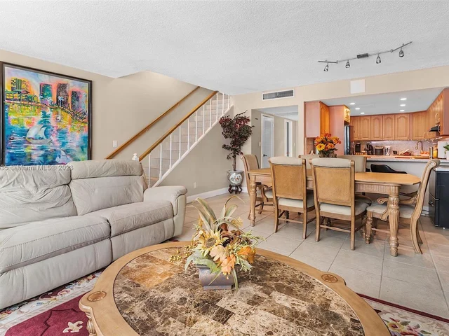 5401 Collins Ave # 340, Miami Beach FL 33140