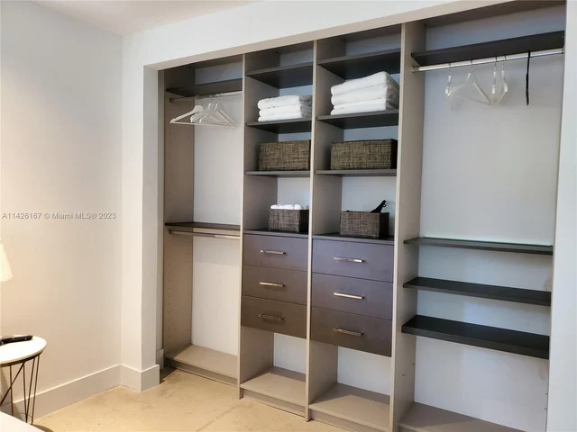 77 NE 43rd St, Miami FL 33137