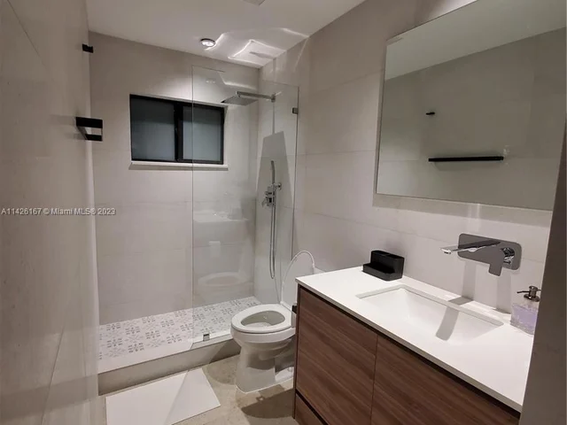 77 NE 43rd St, Miami FL 33137