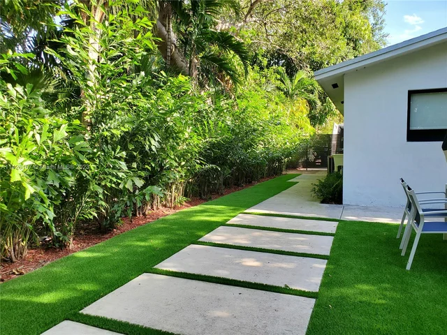 77 NE 43rd St, Miami FL 33137