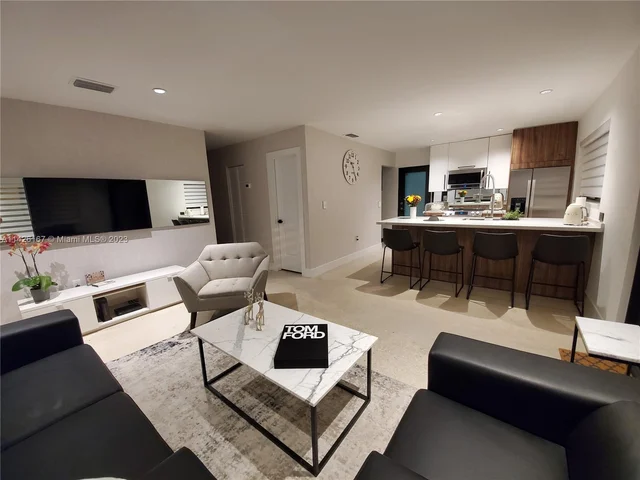 77 NE 43rd St, Miami FL 33137