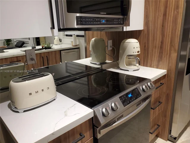 77 NE 43rd St, Miami FL 33137