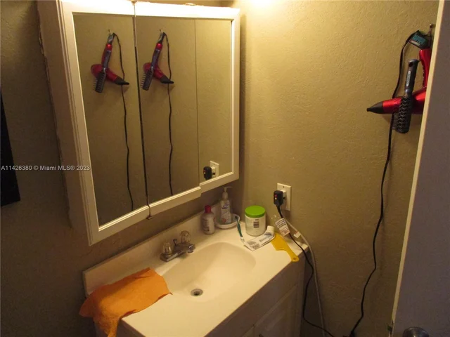 1027 Pennsylvania Ave # 105, Miami Beach FL 33139