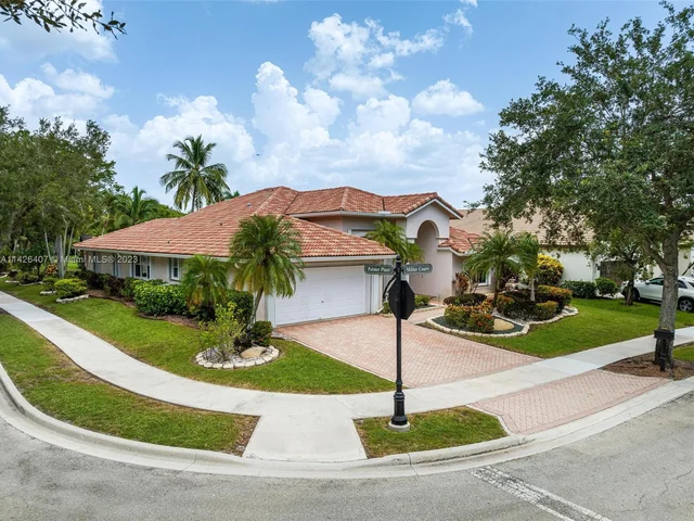 2648 Miller Ct, Weston FL 33332