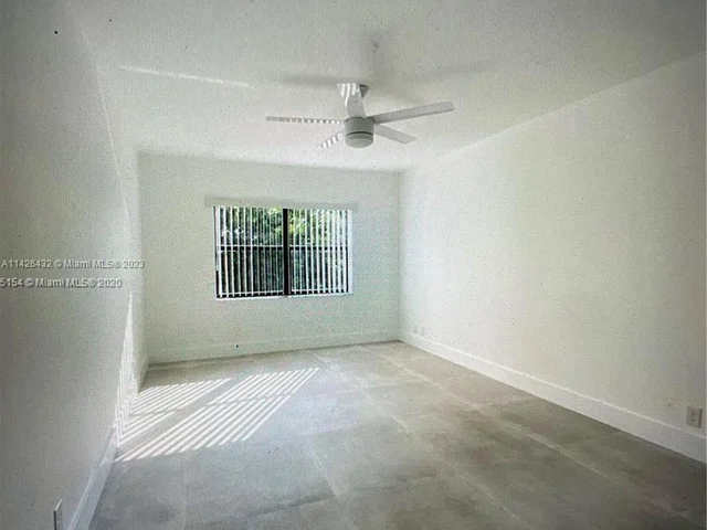 8290 Lake Dr # 339, Doral FL 33166