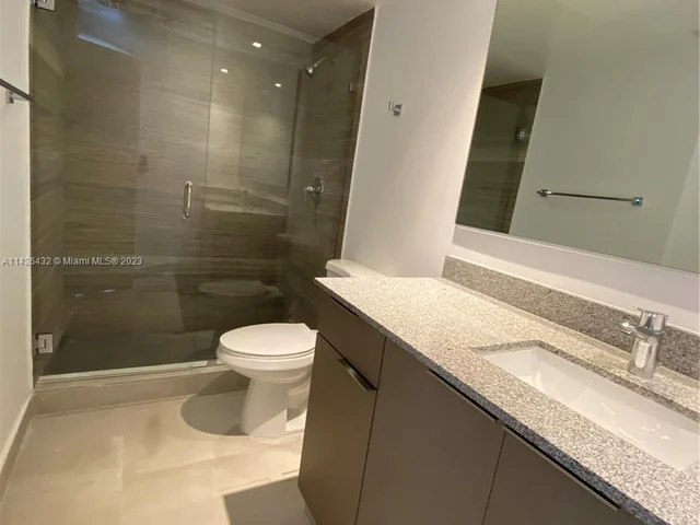 8290 Lake Dr # 339, Doral FL 33166