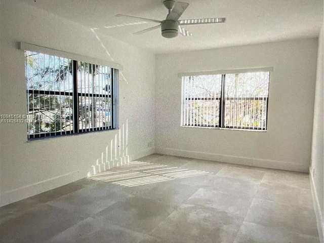 8290 Lake Dr # 339, Doral FL 33166