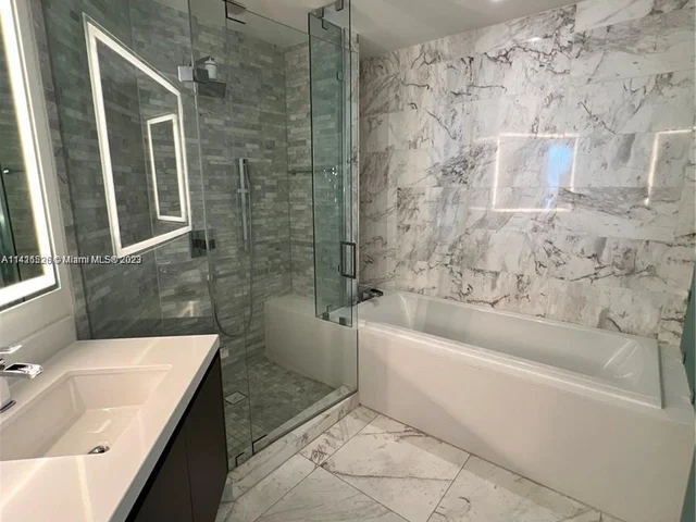 851 NE 1st Ave # 1208, Miami FL 33132