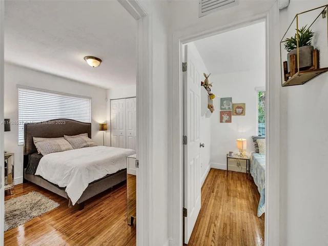 965 NE 130th St, North Miami FL 33161