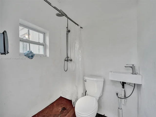 965 NE 130th St, North Miami FL 33161