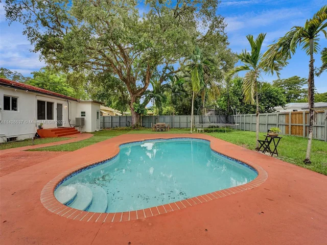 965 NE 130th St, North Miami FL 33161