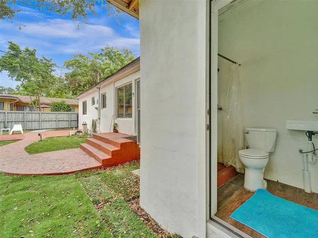 965 NE 130th St, North Miami FL 33161