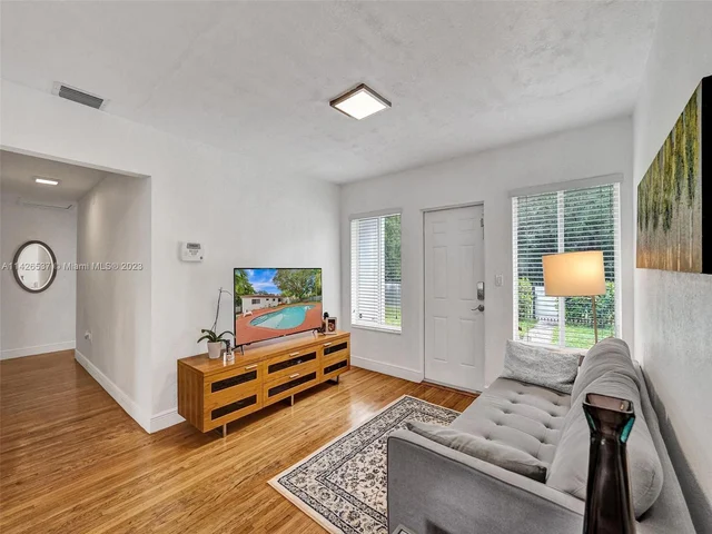 965 NE 130th St, North Miami FL 33161