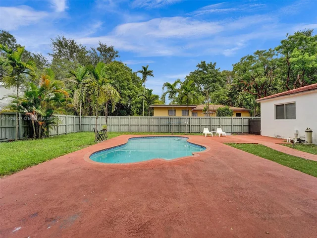 965 NE 130th St, North Miami FL 33161