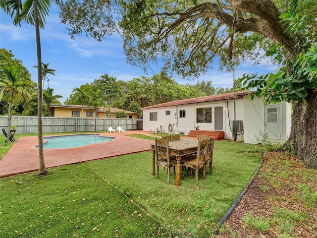 965 NE 130th St, North Miami FL 33161