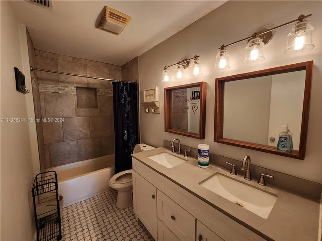 17851 N 68th St N, Loxahatchee FL 33470