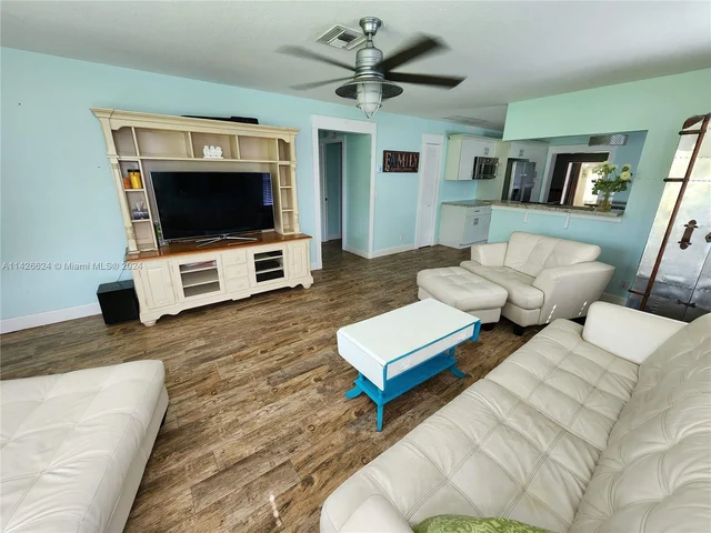 17851 N 68th St N, Loxahatchee FL 33470