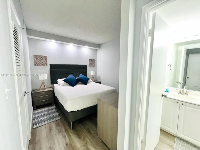 19370 Collins Ave # 321, Sunny Isles Beach FL 33160