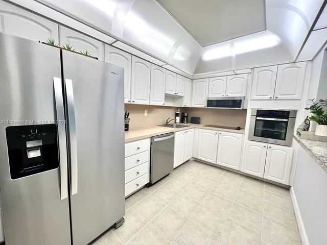 19370 Collins Ave # 321, Sunny Isles Beach FL 33160