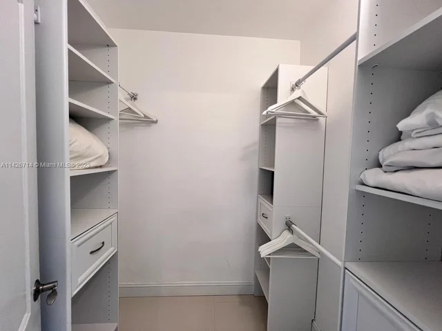 19370 Collins Ave # 1103, Sunny Isles Beach FL 33160