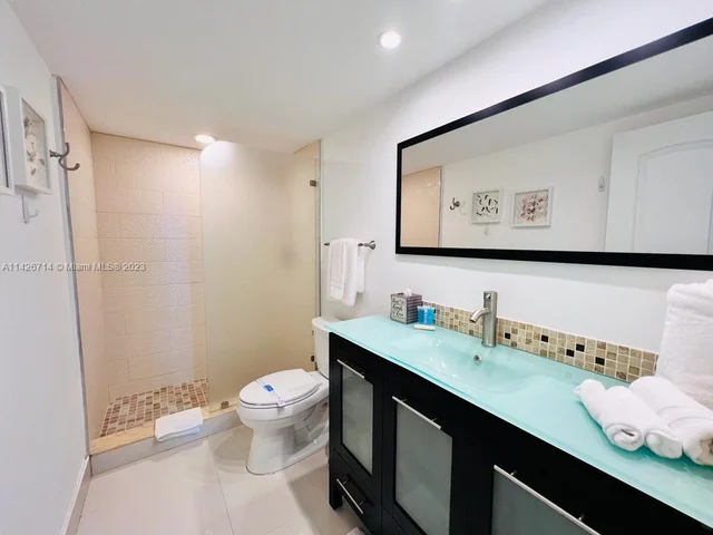 19370 Collins Ave # 1103, Sunny Isles Beach FL 33160