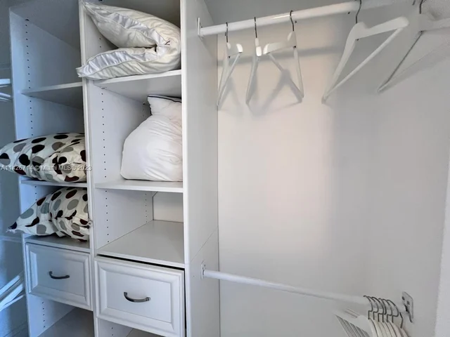 19370 Collins Ave # 1103, Sunny Isles Beach FL 33160