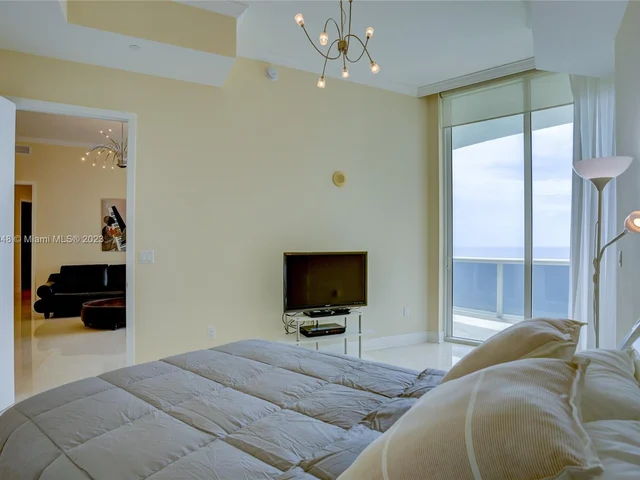 16001 Collins Ave # 3607, Sunny Isles Beach FL 33160