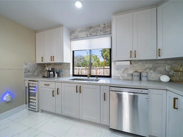 1451 SW 11th Pl, Fort Lauderdale FL 33312