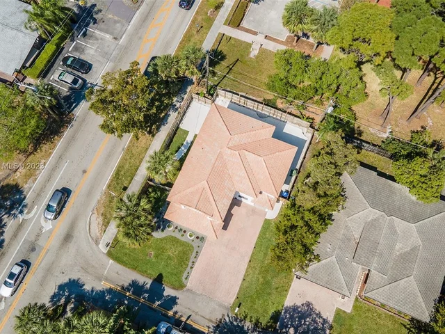 1451 SW 11th Pl, Fort Lauderdale FL 33312