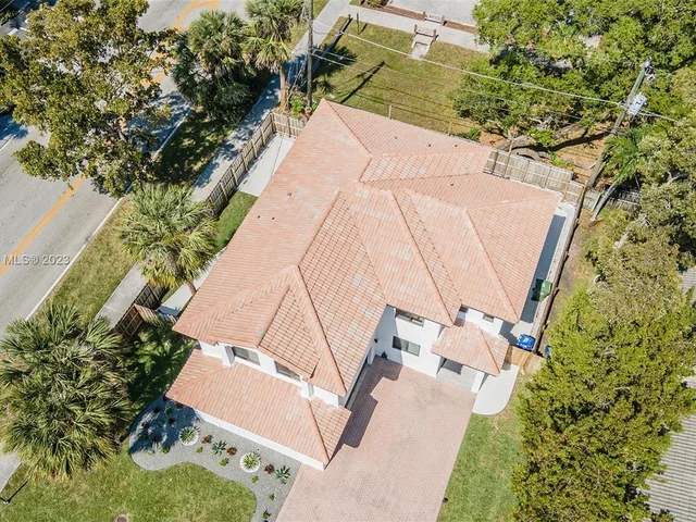 1451 SW 11th Pl, Fort Lauderdale FL 33312