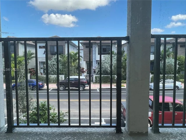 8212 NW 43rd St # 8212, Doral FL 33166